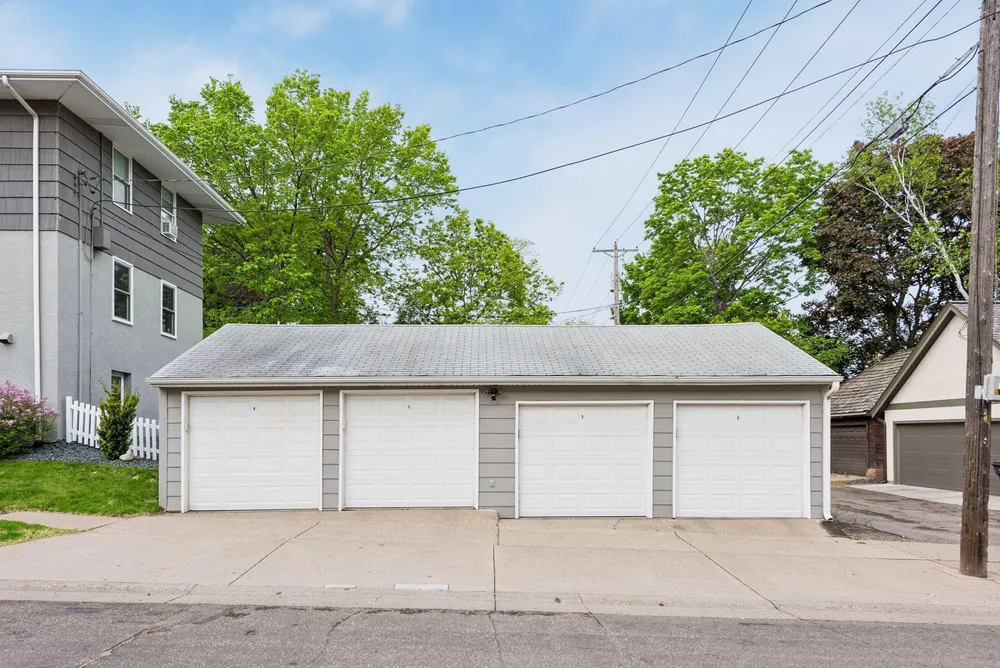 45 Albert St S, Saint Paul, MN 55105