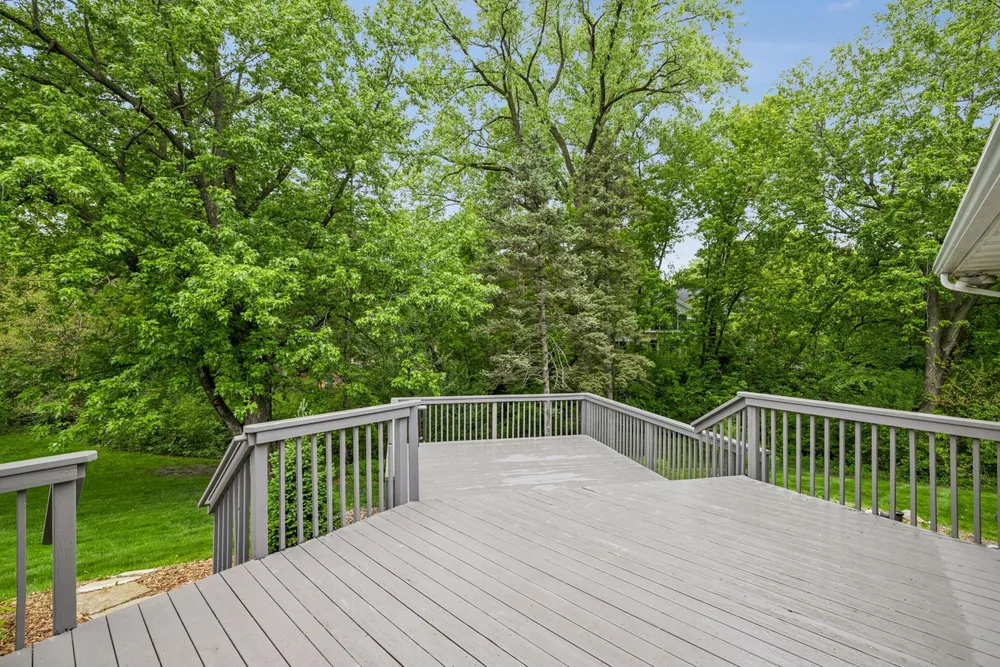 719 Spring Creek Circle, Mendota Heights, MN 55118
