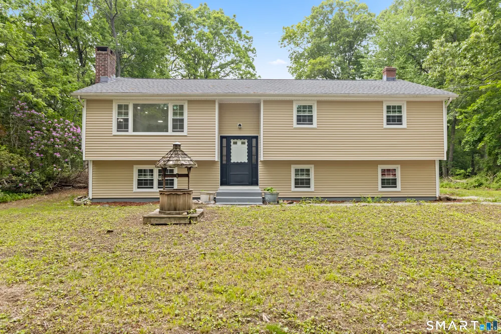 20 Quiet Woods Rd, East Hampton, CT 06424