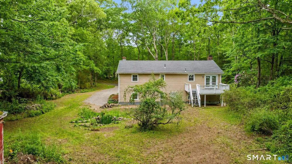 20 Quiet Woods Rd, East Hampton, CT 06424