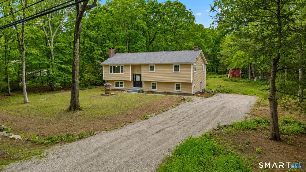 20 Quiet Woods Rd, East Hampton, CT 06424