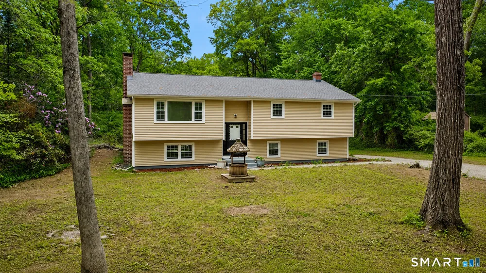 20 Quiet Woods Rd, East Hampton, CT 06424