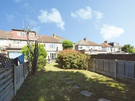 Cedar Road, Romford thumb 3