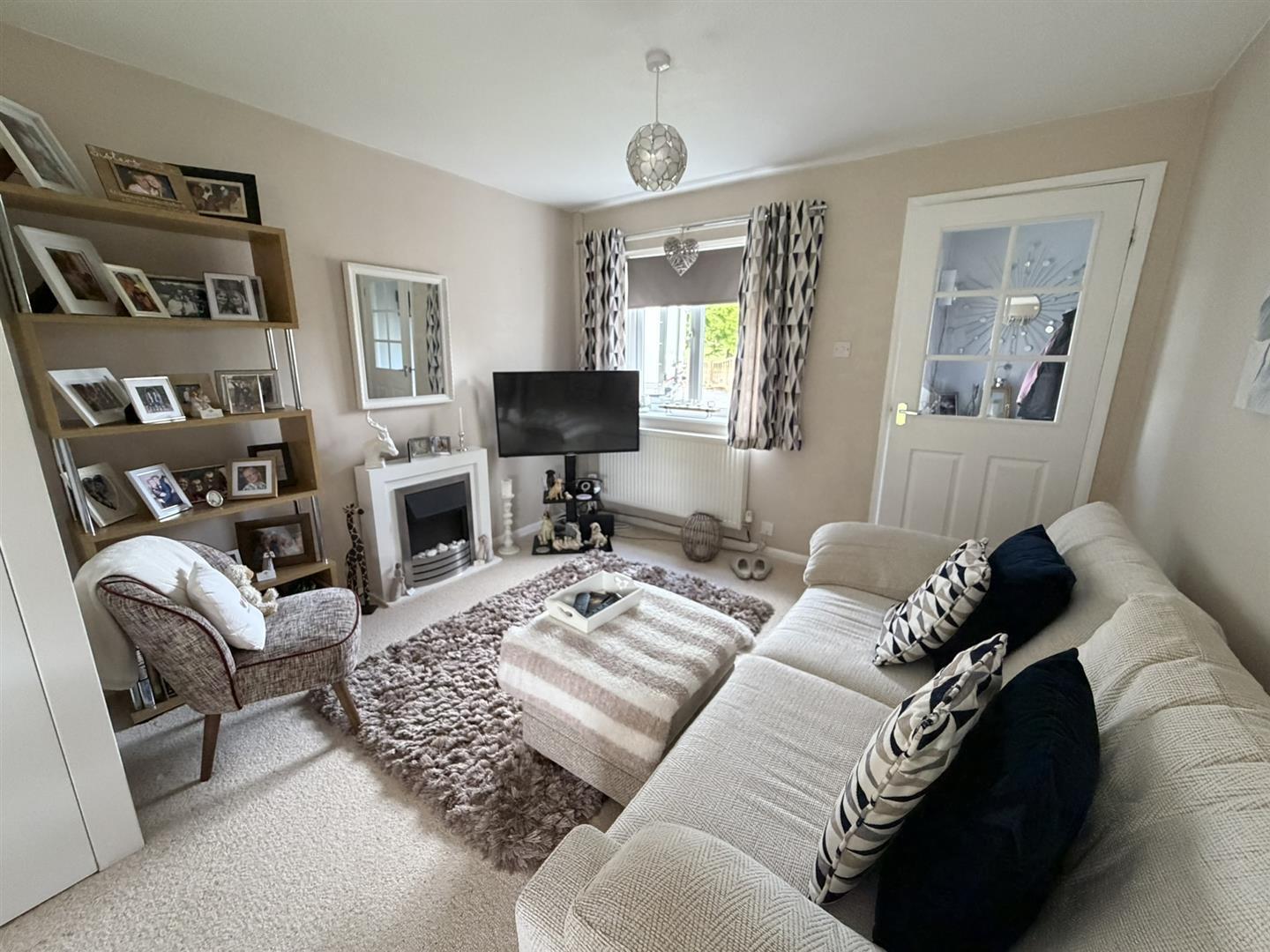 Exeter Close, Daventry Image 3