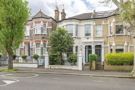Crescent Lane, London, SW4