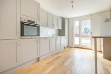 Crescent Lane, London, SW4 photo 2