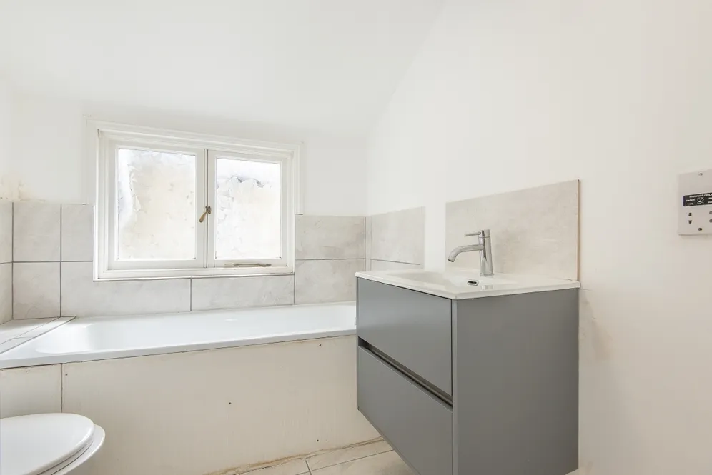 Crescent Lane, London, SW4 photo 7