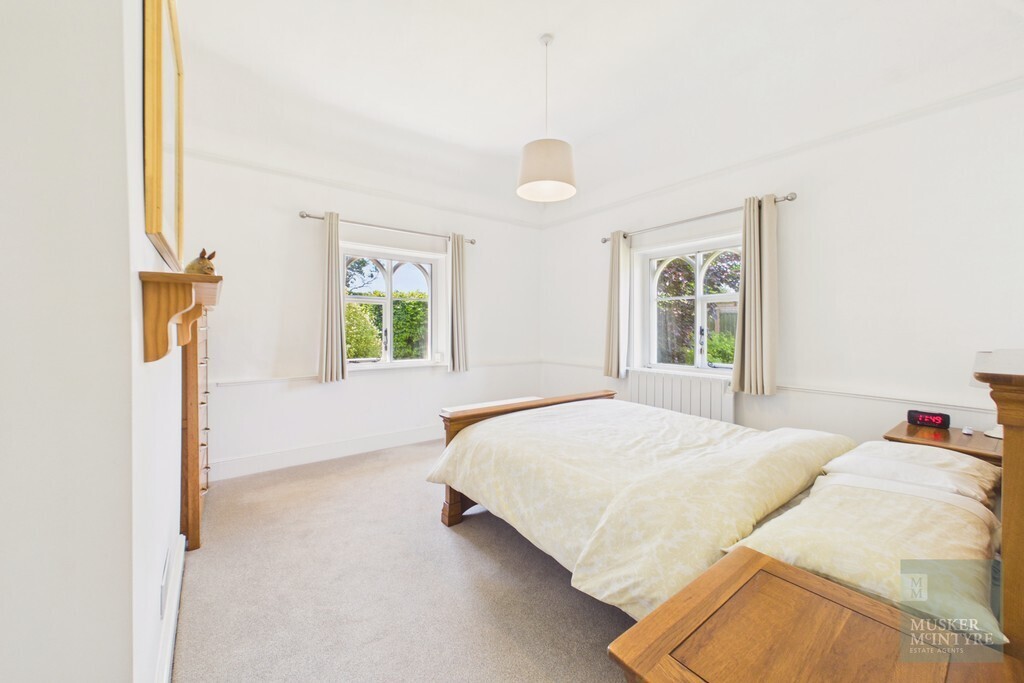 Threadneedle Street, Bergh Apton Image 12