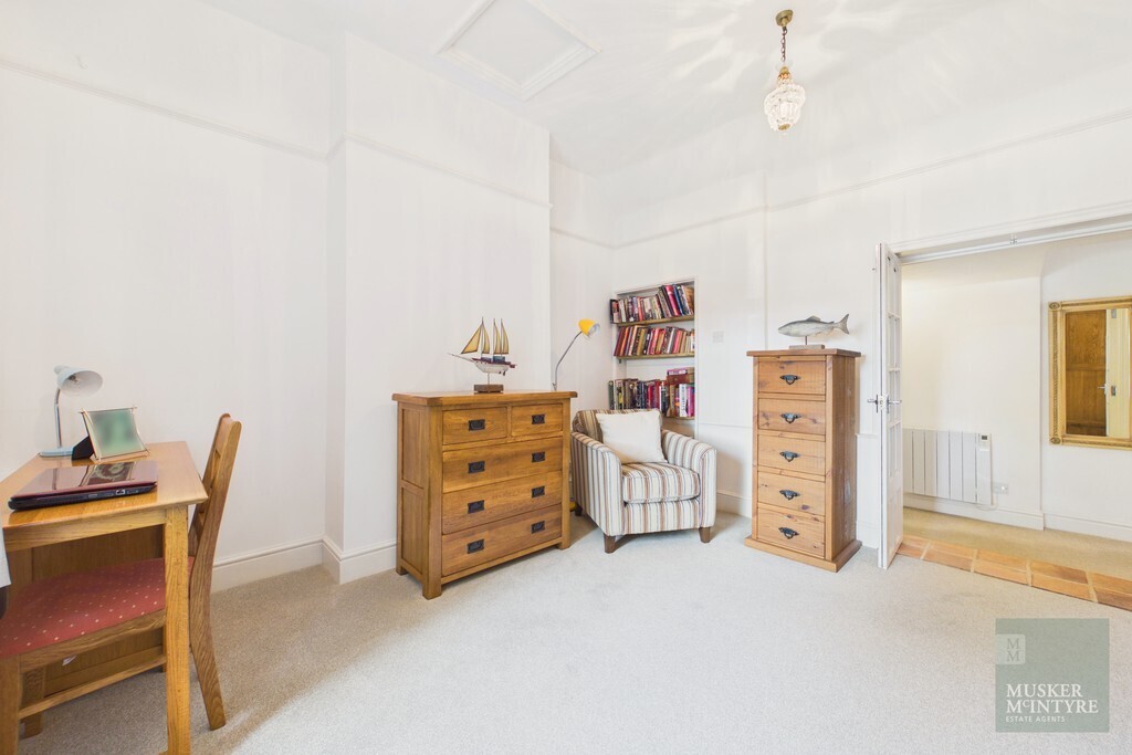 Threadneedle Street, Bergh Apton Image 15