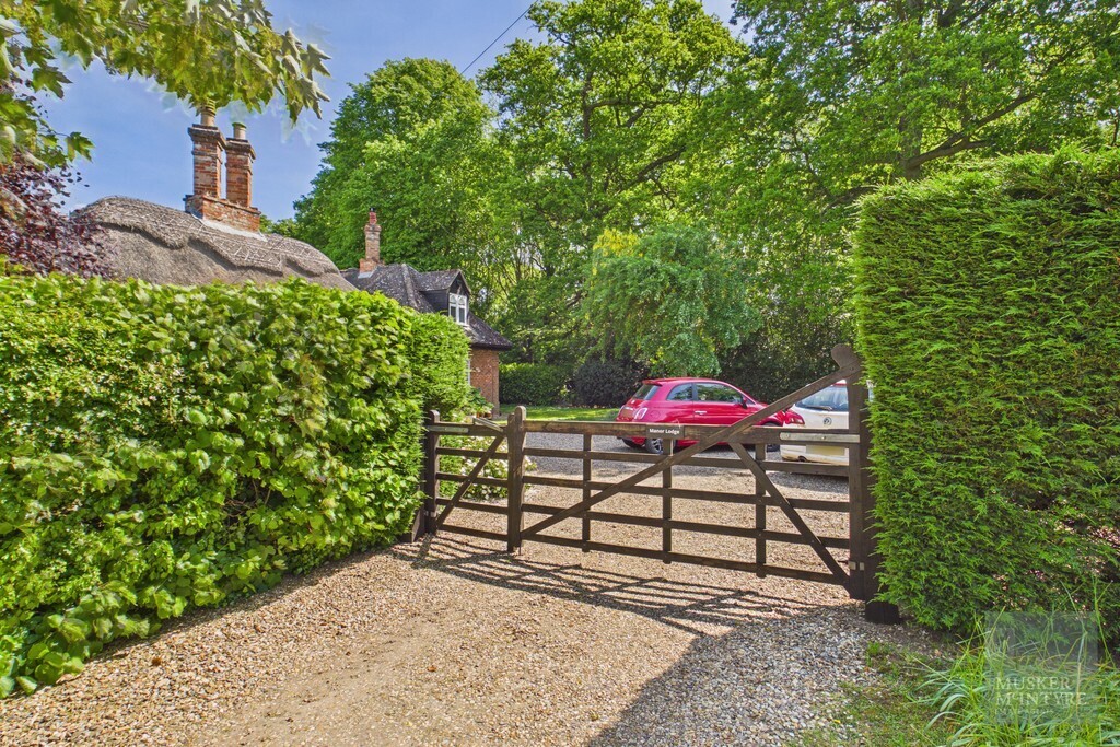 Threadneedle Street, Bergh Apton Image 19