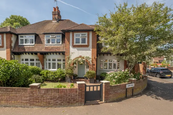 Tudor Road, Hampton, TW12