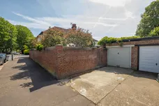 Tudor Road, Hampton, TW12 photo 16