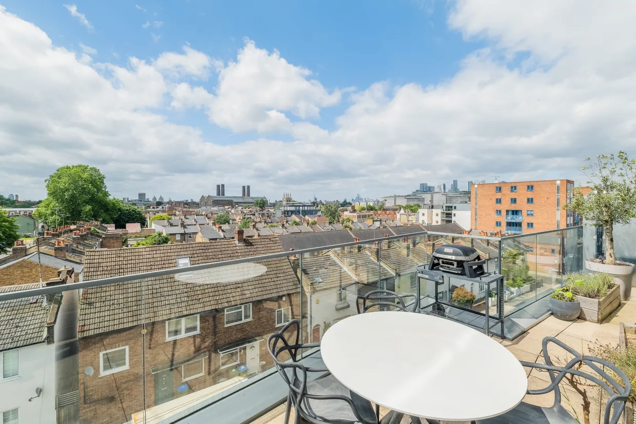 Hawthorne Crescent, London, SE10 photo 1