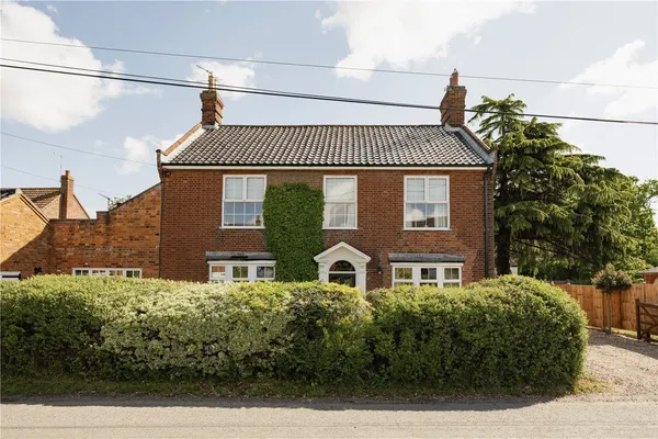 The Street, Surlingham, NR14 photo 1