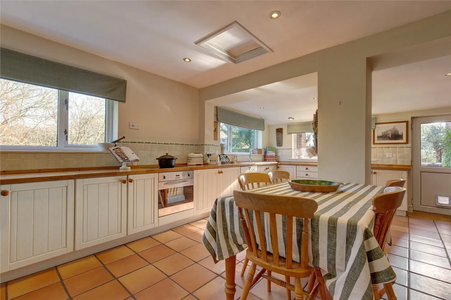 The Street, Surlingham, NR14 photo 4