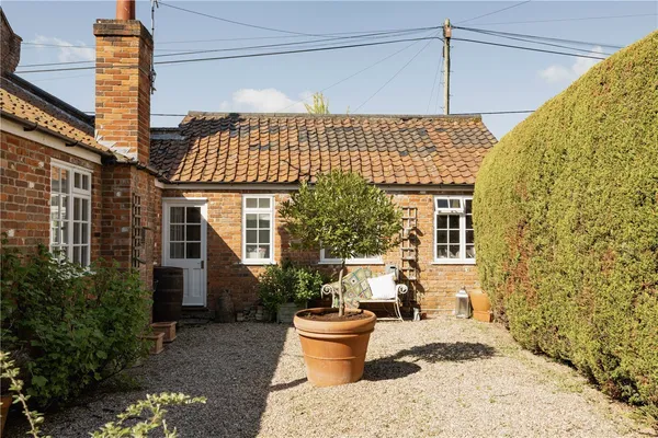 The Street, Surlingham, NR14 photo 31