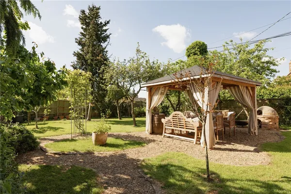 The Street, Surlingham, NR14 photo 34