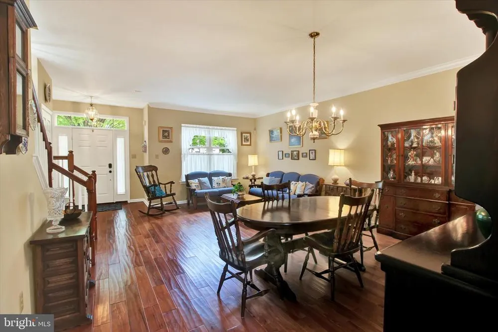 107 Castle Dr, North Wales, PA 19454
