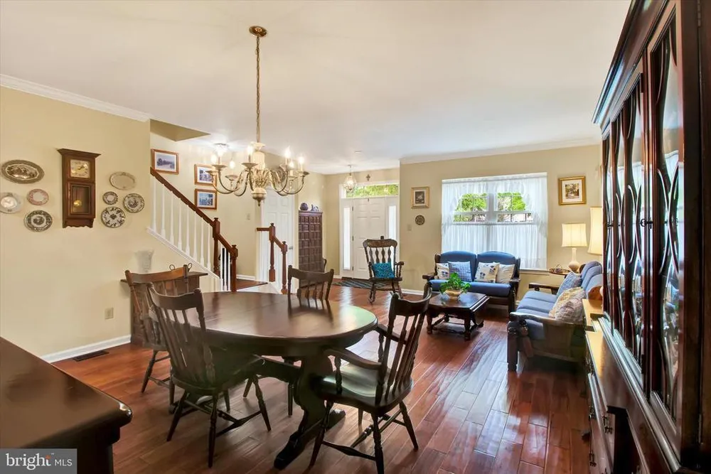 107 Castle Dr, North Wales, PA 19454