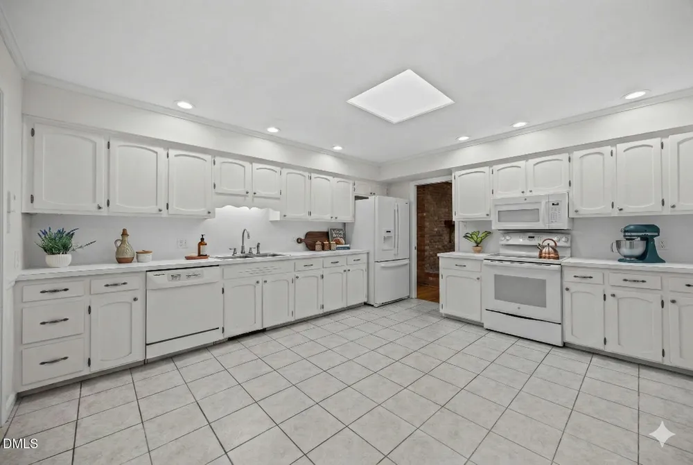 4300 Edgehill Ct, Raleigh, NC 27612