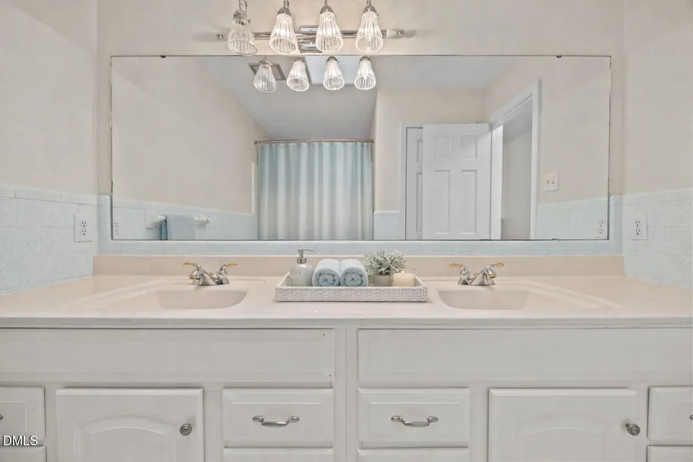 4300 Edgehill Ct, Raleigh, NC 27612