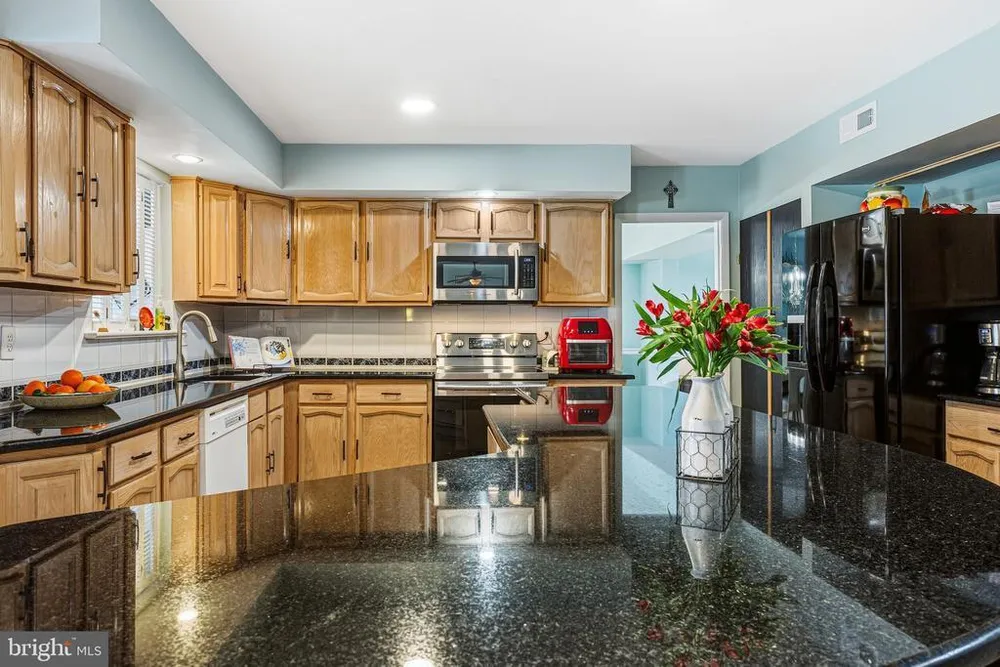 1273 Quarry Commons Dr, Yardley, PA 19067