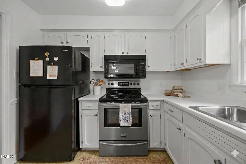4300 Edgehill Ct, Raleigh, NC 27612