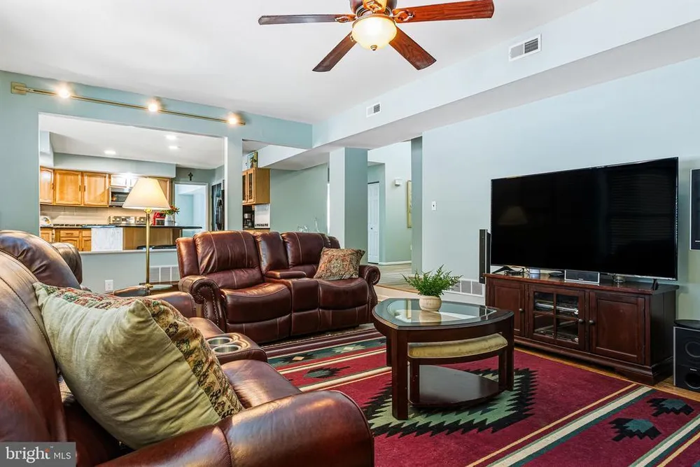 1273 Quarry Commons Dr, Yardley, PA 19067