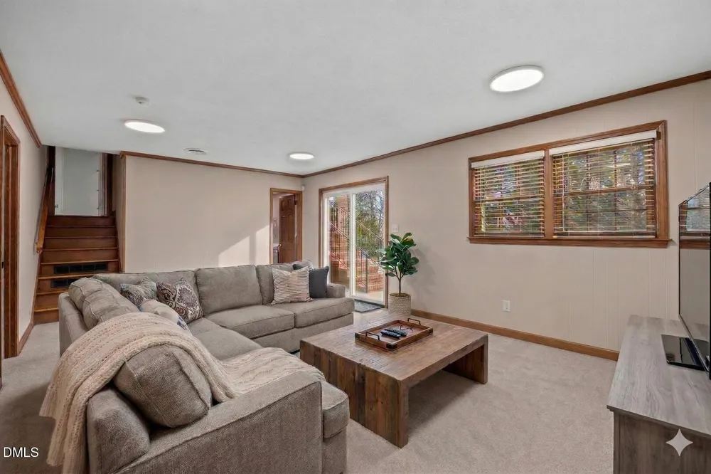 4300 Edgehill Ct, Raleigh, NC 27612