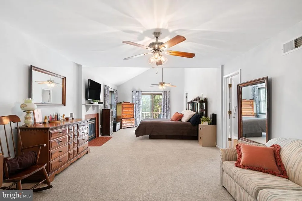 1273 Quarry Commons Dr, Yardley, PA 19067