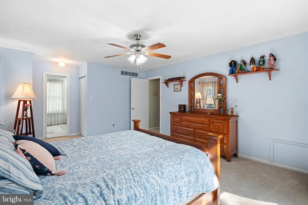 1273 Quarry Commons Dr, Yardley, PA 19067