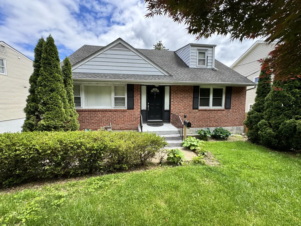 15 Orchard Pkwy, White Plains, NY 10606