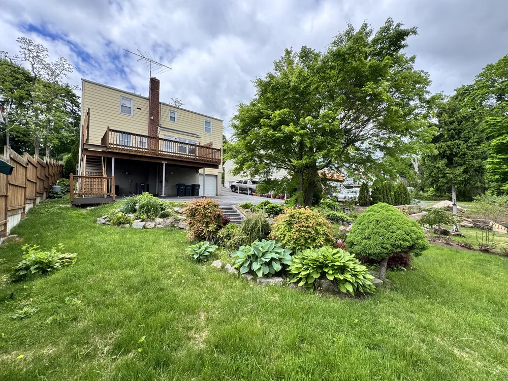 15 Orchard Pkwy, White Plains, NY 10606