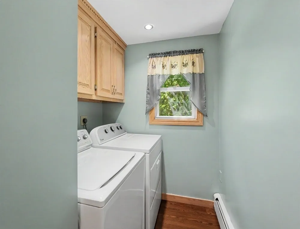 261 School St, Groveland, MA 01834