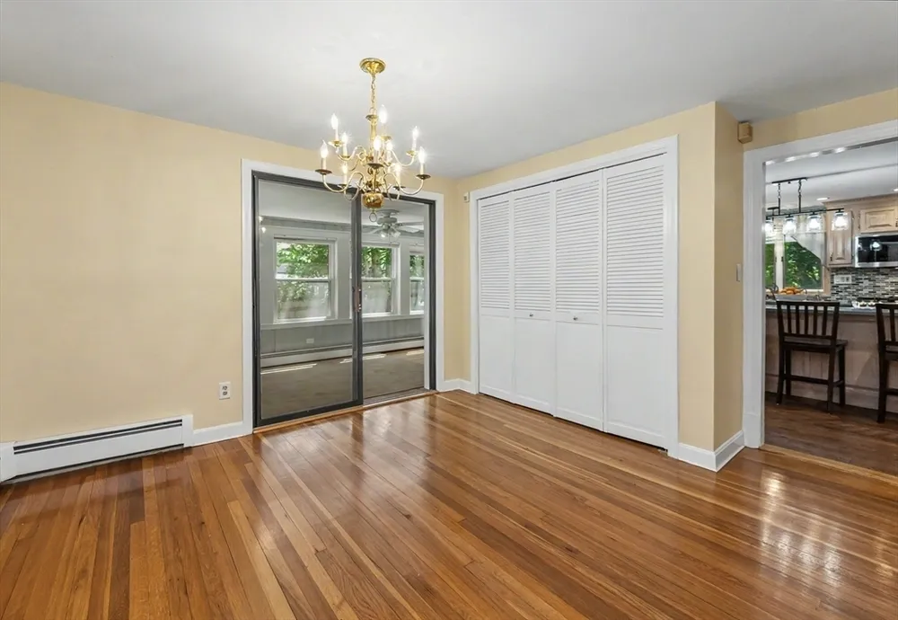 261 School St, Groveland, MA 01834