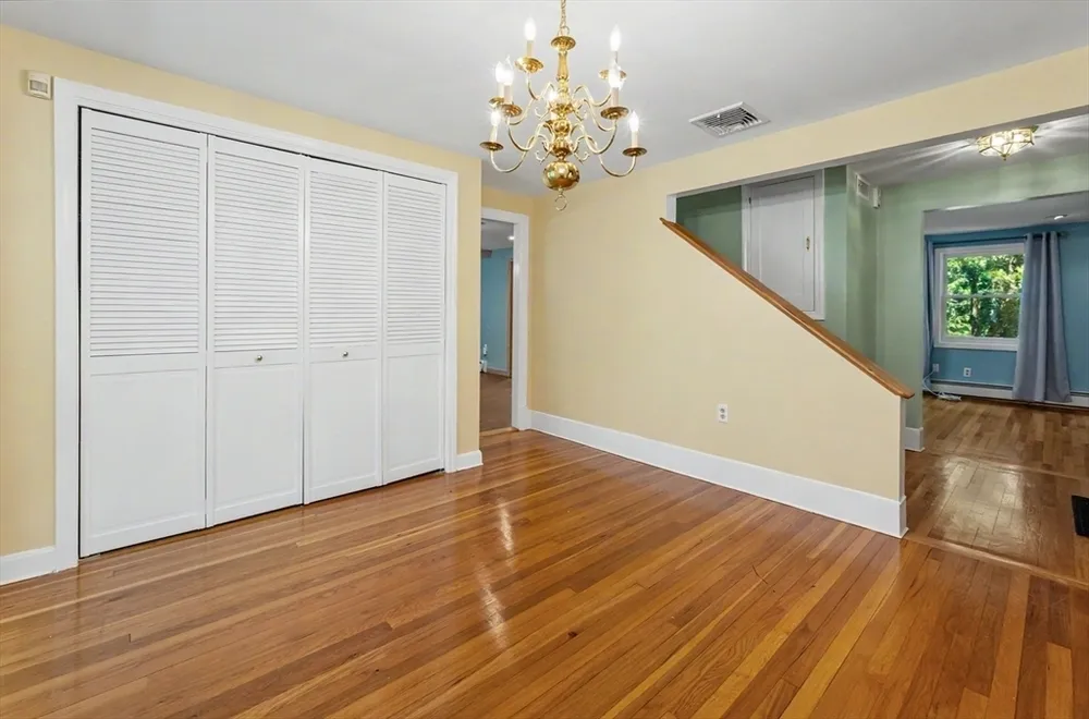 261 School St, Groveland, MA 01834