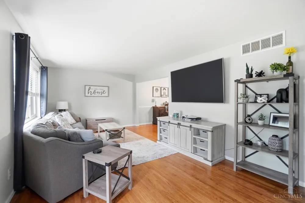 1728 Rockhurst Ln, Cincinnati, OH 45255