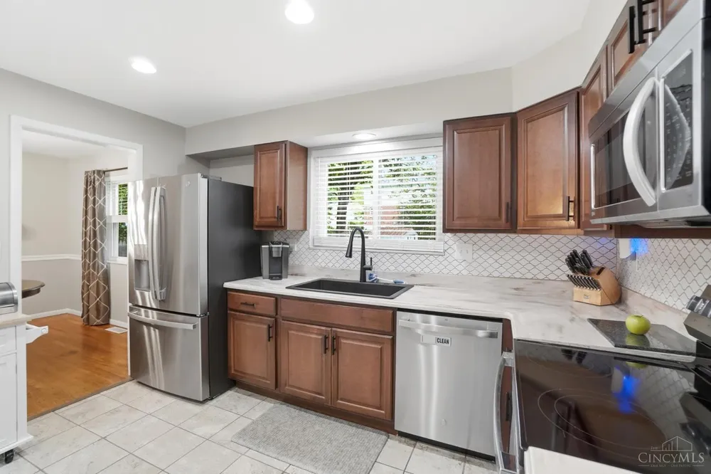 1728 Rockhurst Ln, Cincinnati, OH 45255
