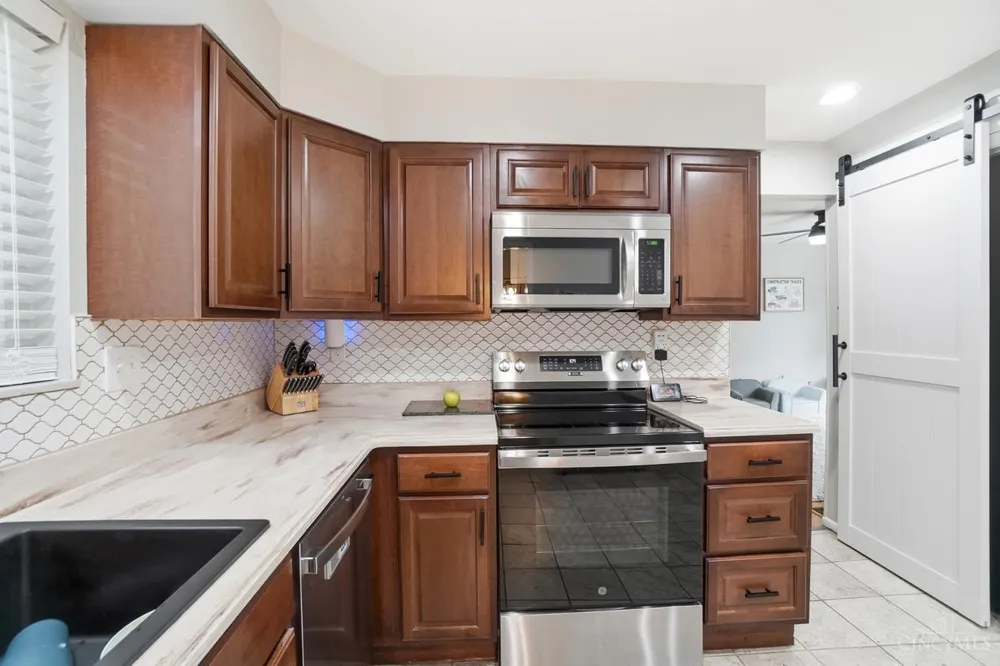 1728 Rockhurst Ln, Cincinnati, OH 45255