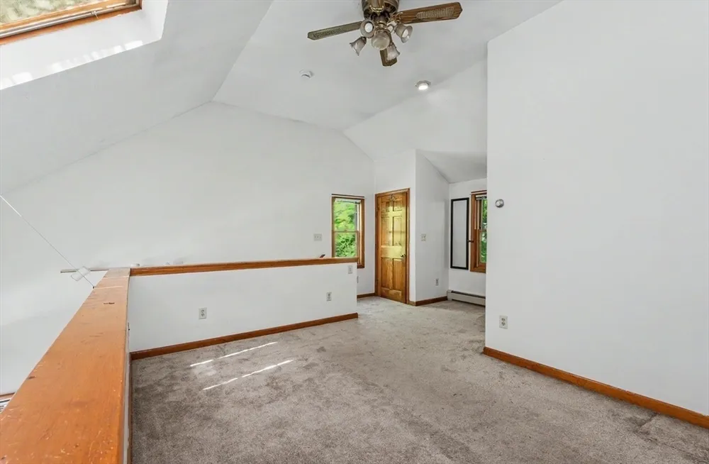 261 School St, Groveland, MA 01834