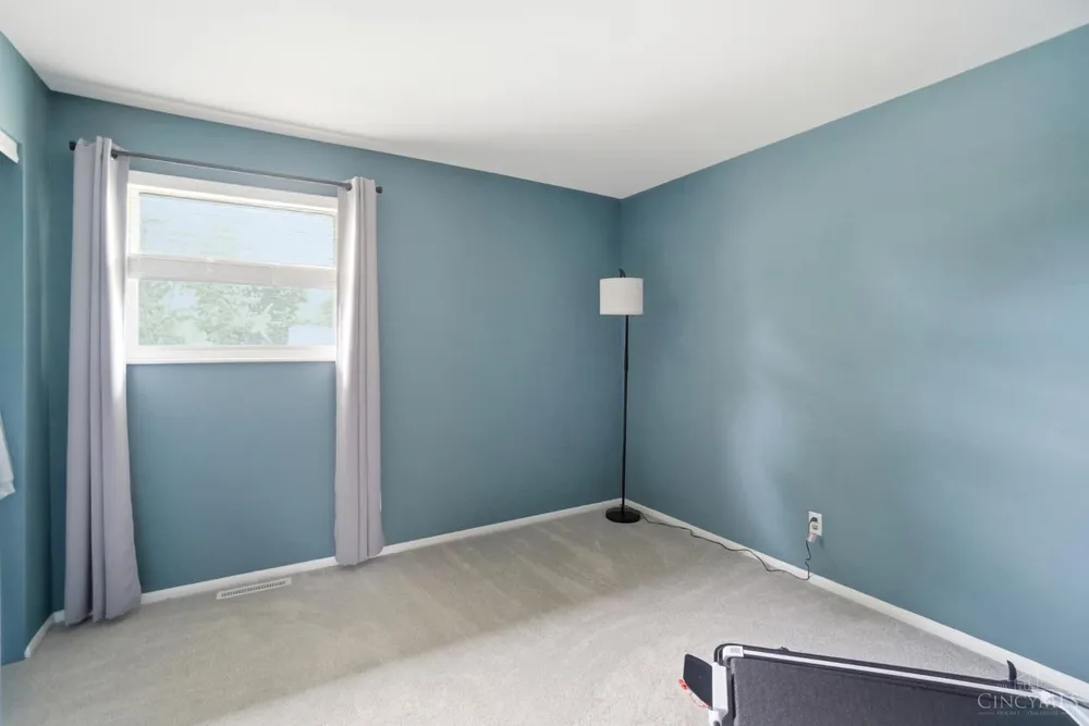 1728 Rockhurst Ln, Cincinnati, OH 45255