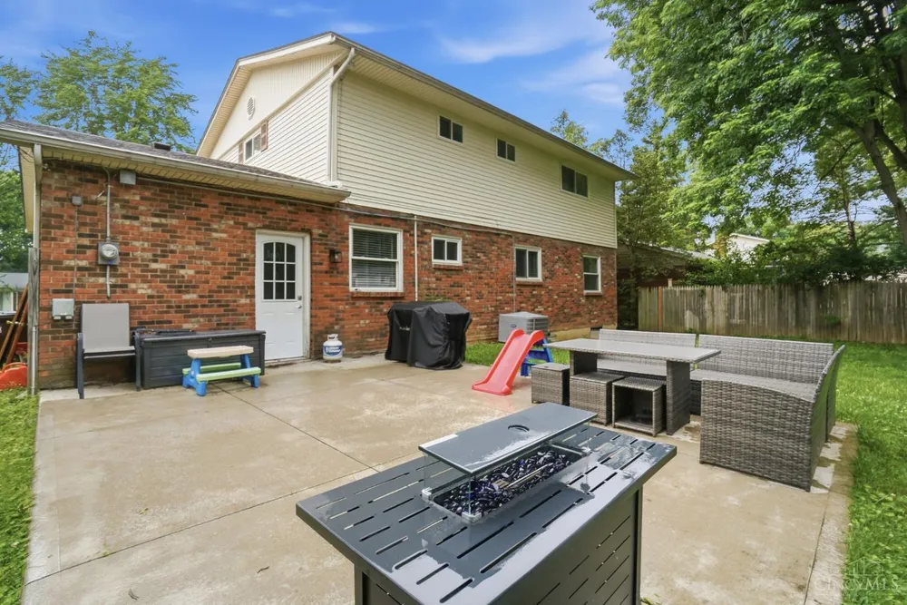 1728 Rockhurst Ln, Cincinnati, OH 45255