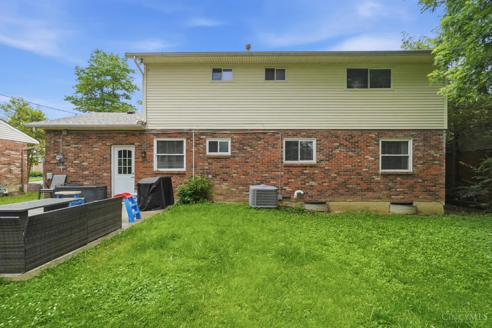 1728 Rockhurst Ln, Cincinnati, OH 45255