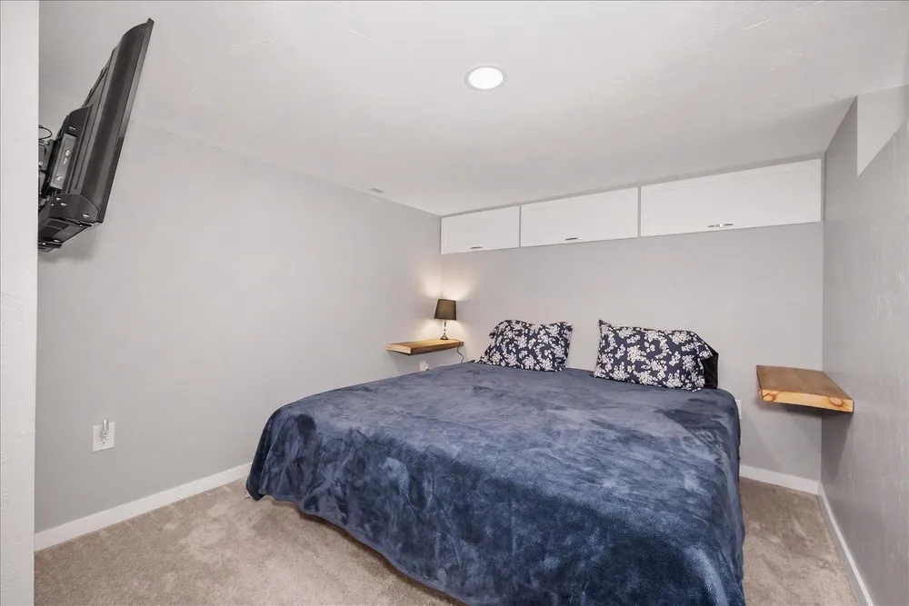 1408 W Kiernan Ave, Spokane, WA 99205
