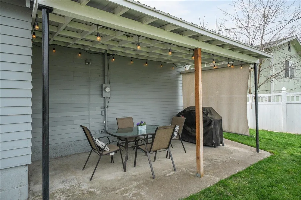 1408 W Kiernan Ave, Spokane, WA 99205
