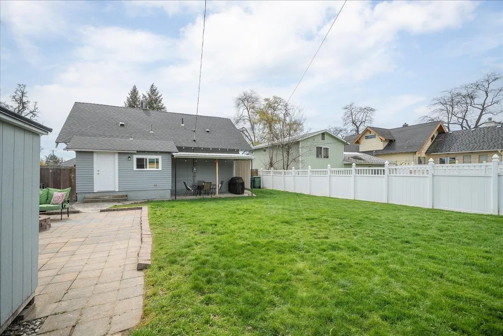1408 W Kiernan Ave, Spokane, WA 99205