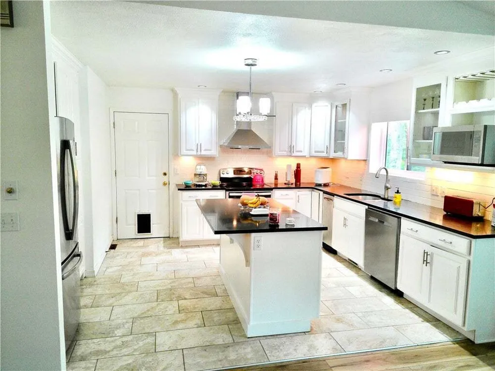 17 Kirkwall Pl, Bella Vista, AR 72715