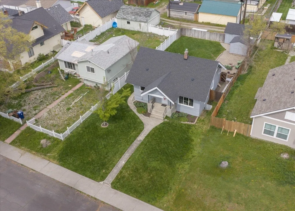 1408 W Kiernan Ave, Spokane, WA 99205