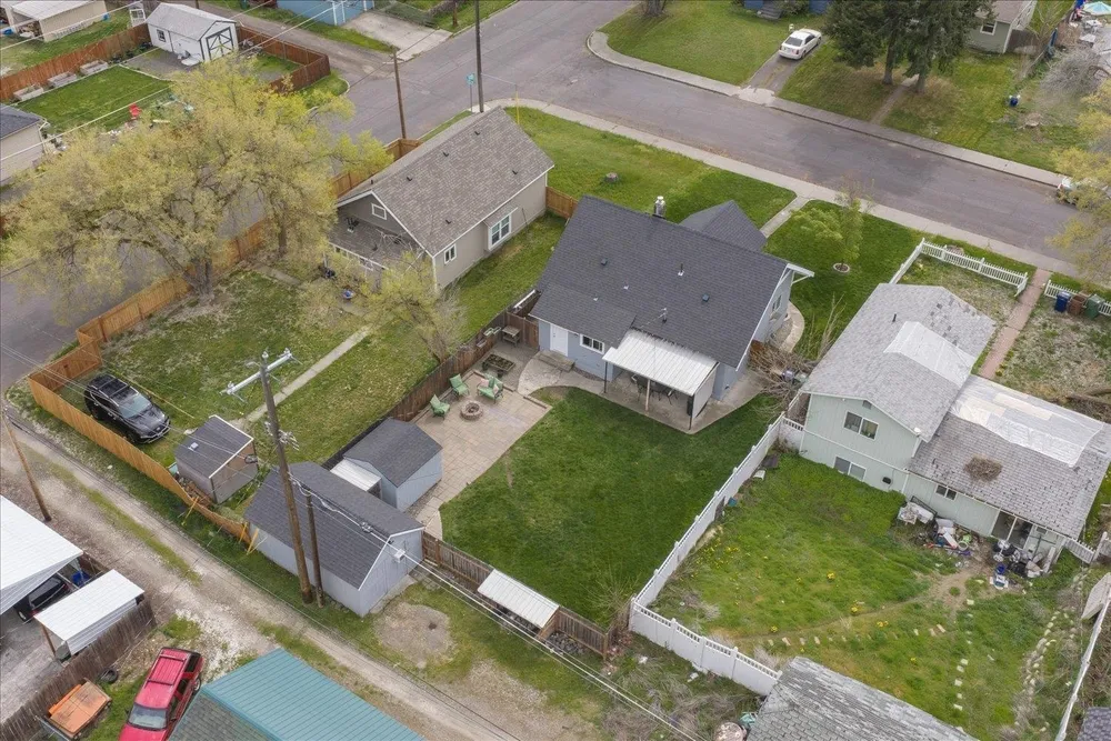 1408 W Kiernan Ave, Spokane, WA 99205