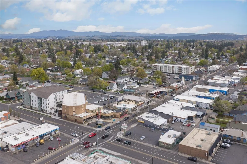 1408 W Kiernan Ave, Spokane, WA 99205